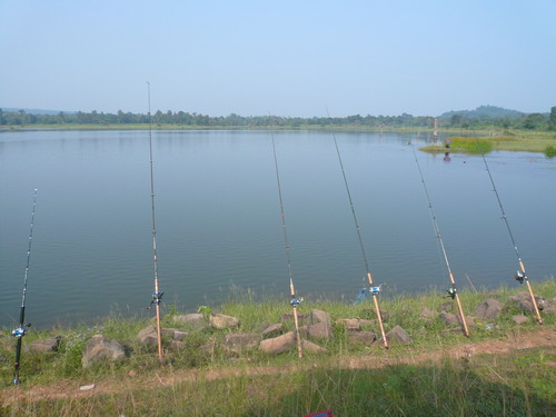 สอยปลาใน  อ่างลาดกระเฌอ  สกลนคร
