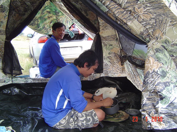 ฟ้าสางที่....รางไอ้เข้............