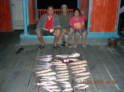 คนผักไห่และหอยขมไปเยือนเรือนแพ