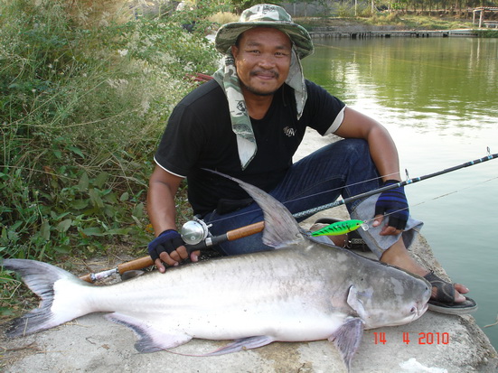 ฤดูล่าฉลามน้ำจืด..บ่อ เจ๊เอ็ง สามโคก !!   : )
