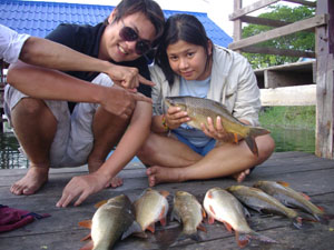 [ ครั้งแรกที่เรือนแพ fishingpark ]