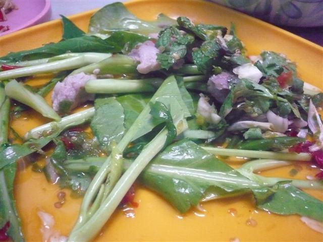 หมูม่ะนาว + คะน้า กรอบ!!~ทำเอาจัย ผบ.