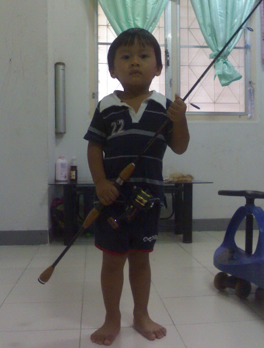เตรียมตัวไปตกปลากับพ่อครับ(เลิกเรียนแล้วครับ)