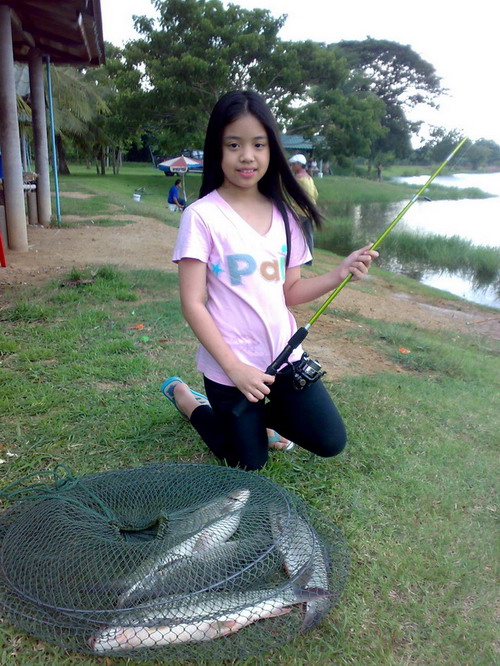 ...นู๋...มาพักผ่อน ที่บ่อลุงเอก ก่อนสอบ ค่ะ