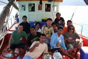 ตกปลาเรือไต๋พล....ตราด  รับเพิ่ม 5  ท่านด่วน......