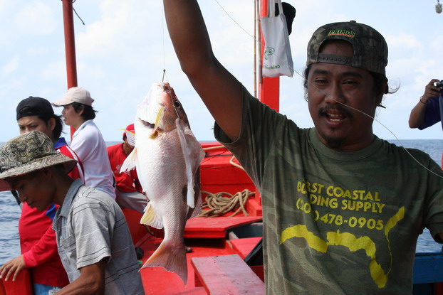 ตกปลาเรือไต๋พล....ตราด  รับเพิ่ม 5  ท่านด่วน......