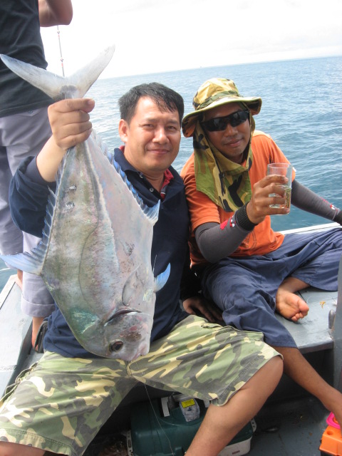 ไปนั้งชงชา1,2,3 ตุลาเรือไต๋เอ๋บางเสร่ยังหวานอยู่