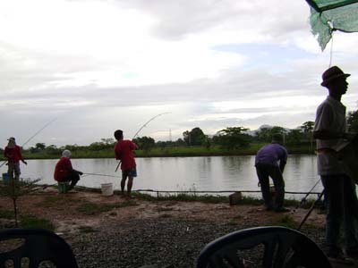 ลมหรือฝนก็..บ่ กลัว..ขอแค่ได้เจอ(น้องสวาย)