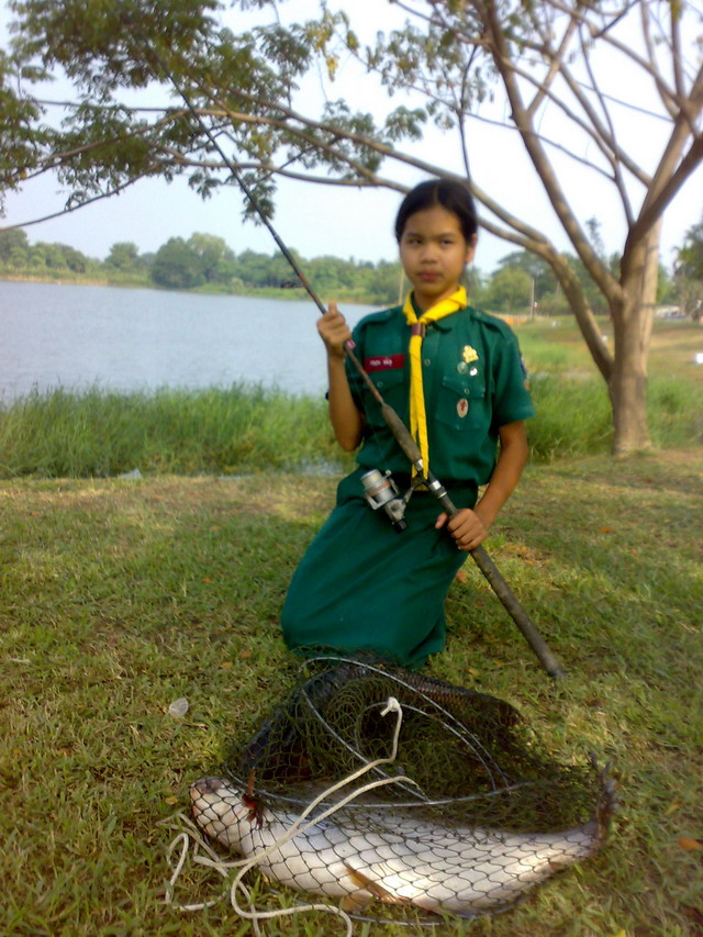 นู๋...มาเข้าค่ายตกปลา  เจ้าค่ะ 