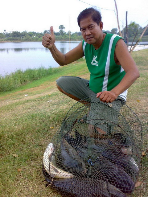 ทีมงานตุ้มตะลุย บ่อลุงเอก.....