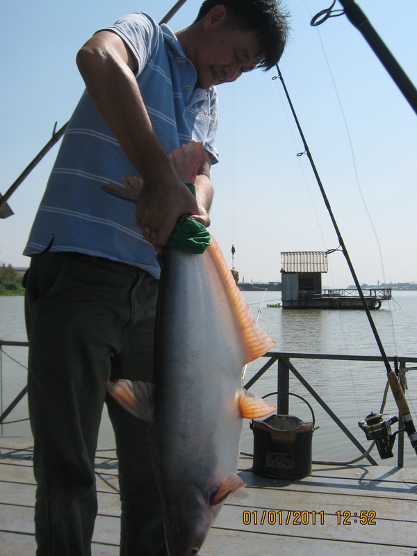 ปีใหม่ของพวกเราครับ @เรือนแพฟิชชิ่ง