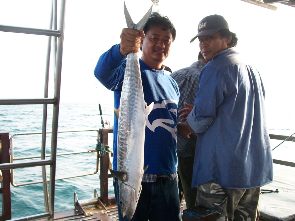 ทริฟสุดมัน กับเรือเพชรงาม ปราณบุรี (สามร้อยยอด)