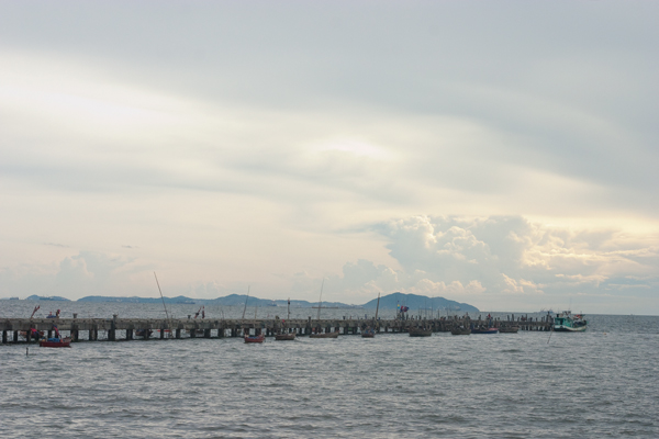 กะไป..ตบเด็ก.. ที่หาดวอน โดนรุมซะงั้น!!!