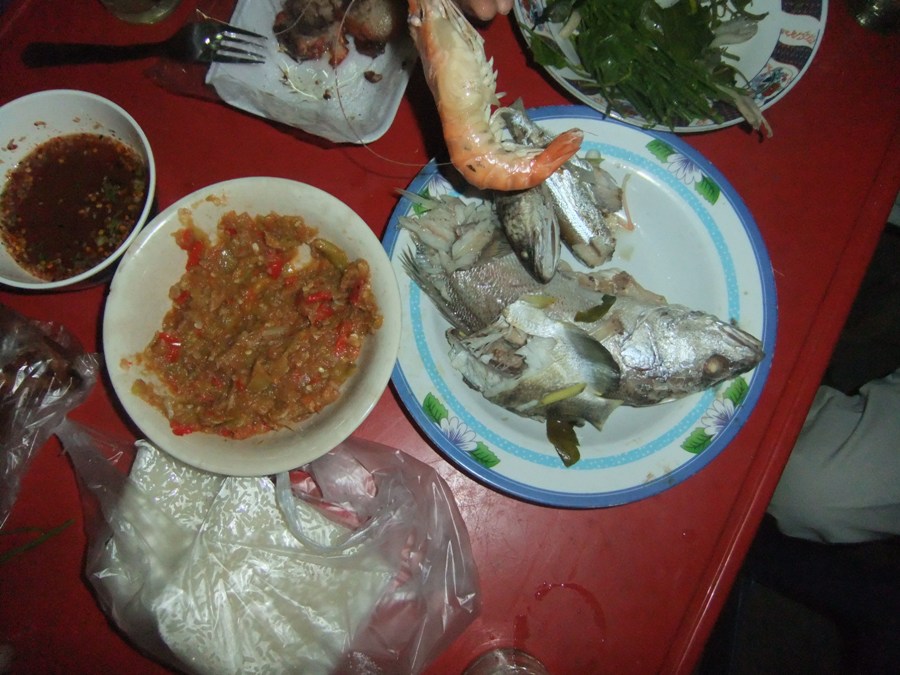 แอบไปสอยปลาเล็กๆพออยู่พอกิน