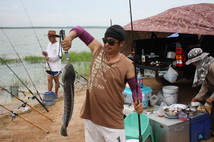 วันแรงงาน.......ชีวิตเป็นของเรา.....ณ หนองปลาไหล