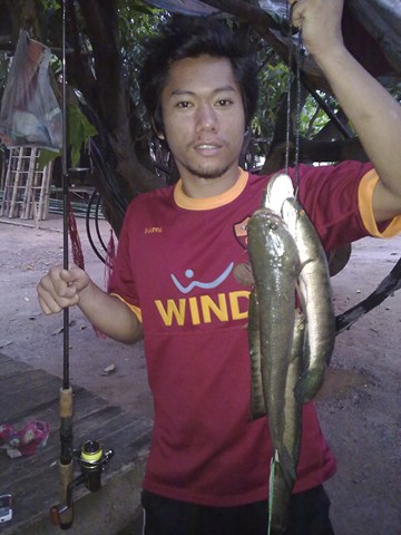 ก่อนจะกลับไปปฏิบัติหน้าที่ หมายใกล้บ้าน ลาดหญ้า