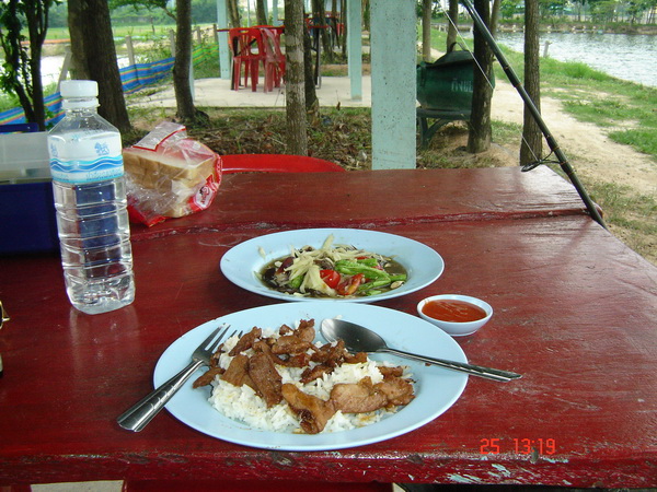 แวะกินข้าวเที่ยงมาครับ