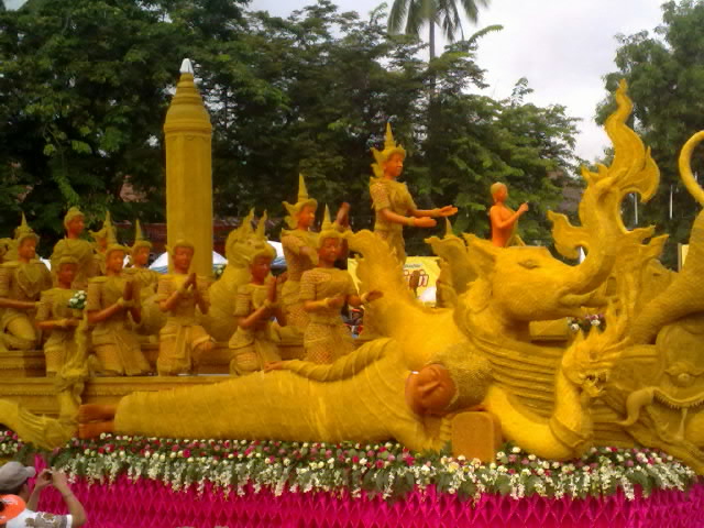 งานแห่เทียน เมืองแม่น้ำสองสี คราบ