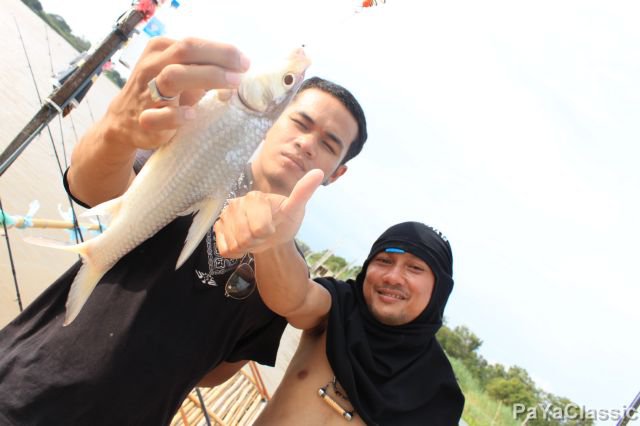 บางไทร รีเทริน