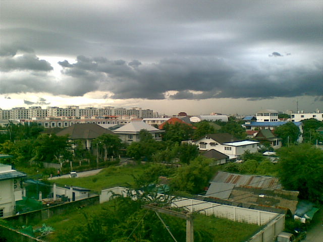 ภาพเด่นเย็นนี้  นอกเรื่องคับ
