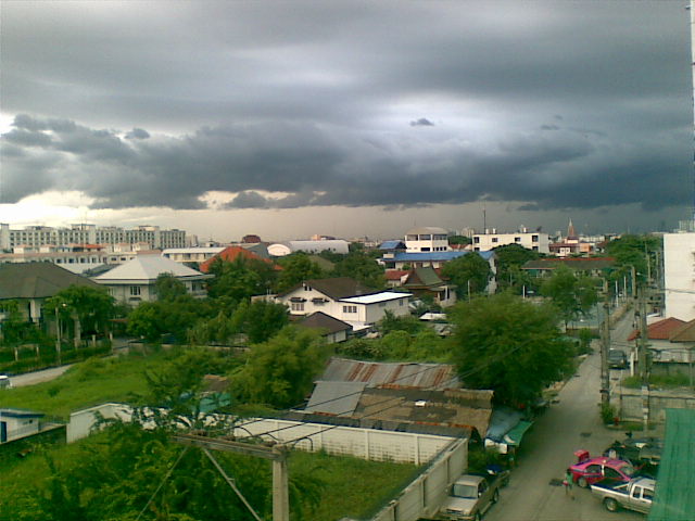 ภาพเด่นเย็นนี้  นอกเรื่องคับ