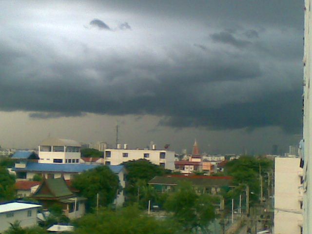 ภาพเด่นเย็นนี้  นอกเรื่องคับ