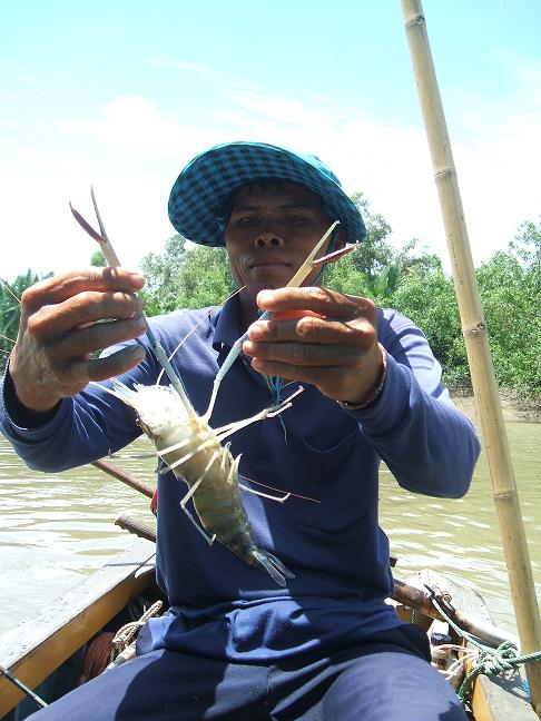 ไปนั่งเรือตากแดดที่บางปะกง.....