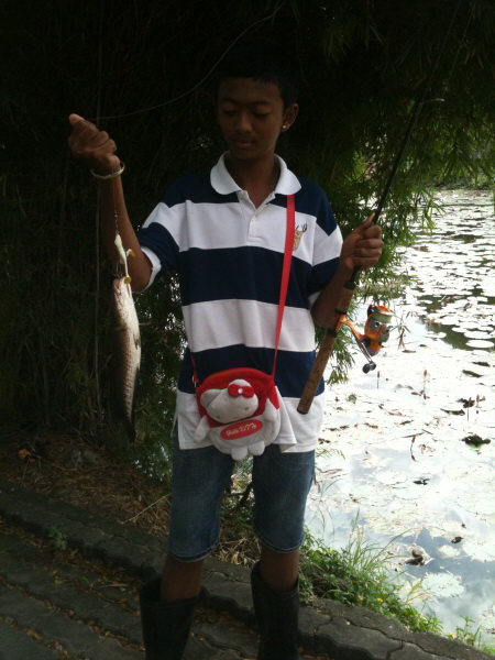 กัดเป็น สิบได้มา สาม 18+