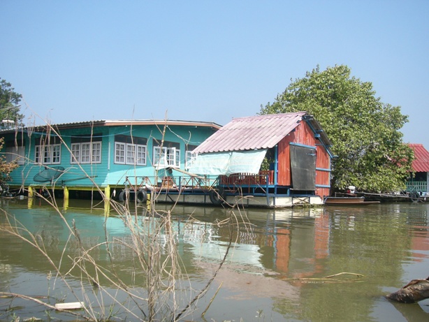 อัพเดท 27-11-54 เรือนแพ บางไทร หลังน้ำลด