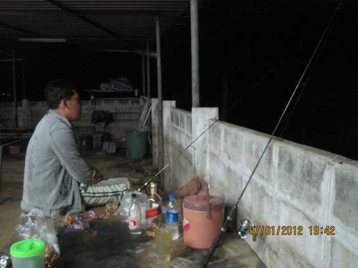 ตกไปดื่มไป