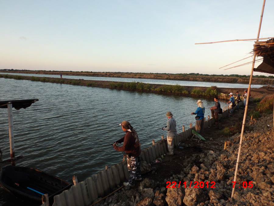 ภาพบ่อตกปลาน้องพลอยวันตรุษจีน