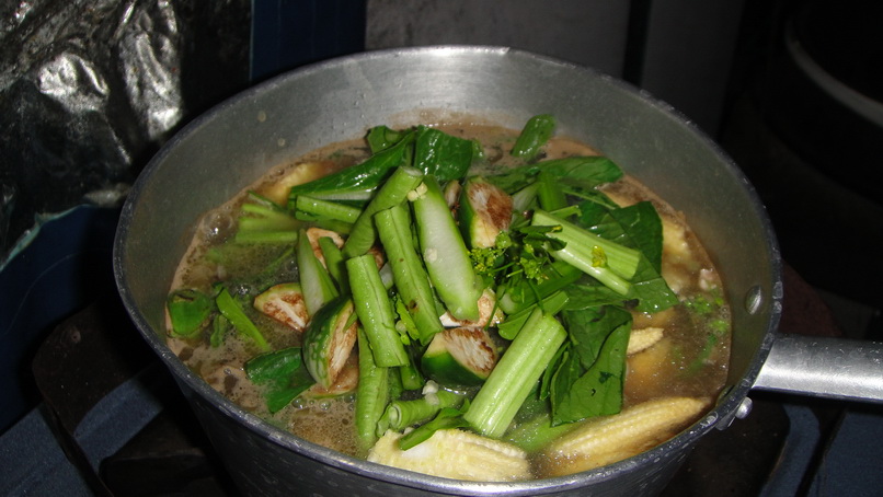 แกงอ่อมไก่ ในวันที่อึมครึม