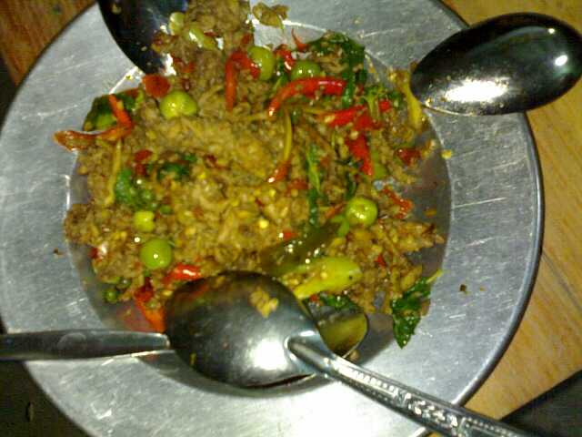 แขกไม่ได้รับเชิญ