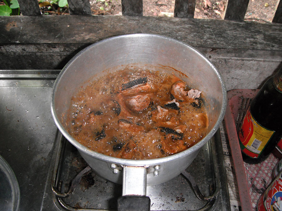 แกงไก่ข้างคลอง