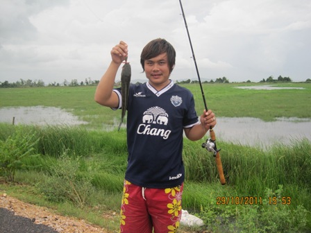 ภาพปีที่แล้วหนีน้ำท่วมไปบ้านแม่ยายที่พัทลุง