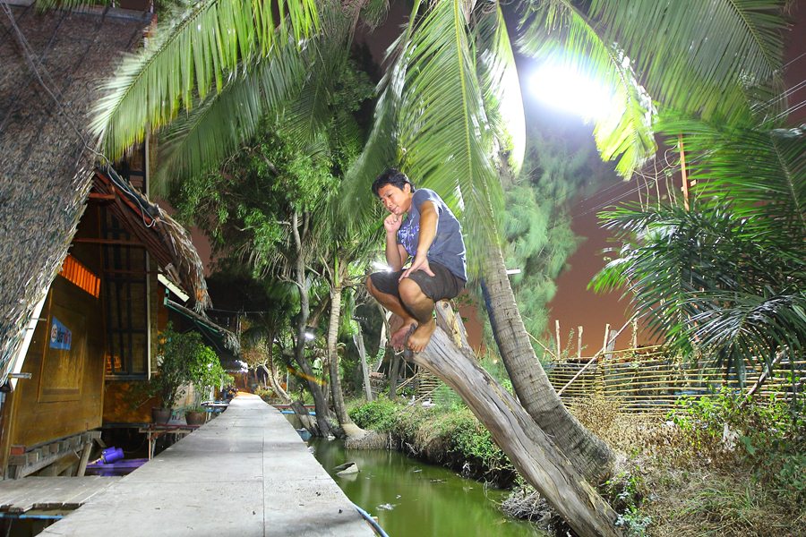 ลองกล้อง ที่บานสำรึง