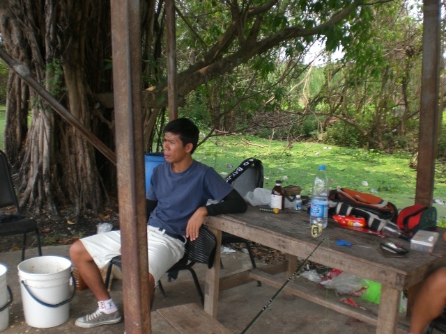 เงาน้ำวันอาทิตย์ที่ผ่านมาจร้า
