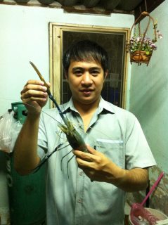 เมื่อพ่อเพื่อนเอากุ้งอยุธยา มา เขี้ยงปาก