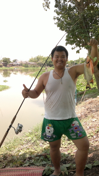 แม่น้ำท่าจีนคลายร้อนกันครับ