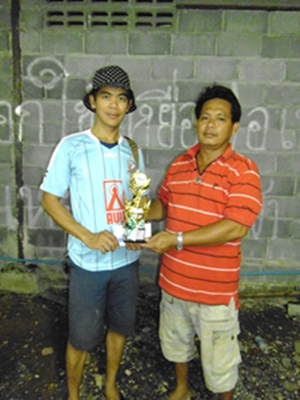 บ่อตกปลาลุงณัฐ ปลายไกด์วันพุธที่ 30 พค 55