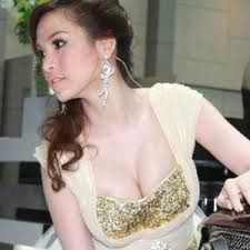 ดูกันเเก้เคลียดนะครับ  ยางกรีดไม่ได้ฟน มันตก