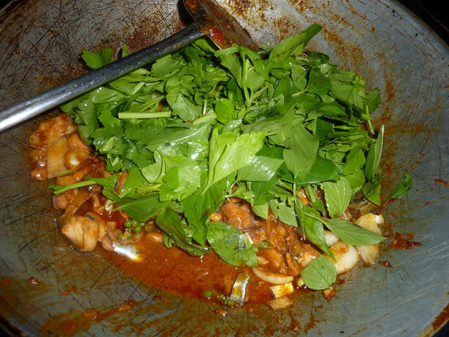 ผัดฉ่าปลาสวาย  