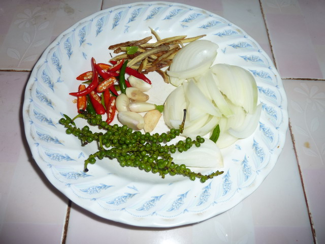 ผัดฉ่าปลาสวาย  