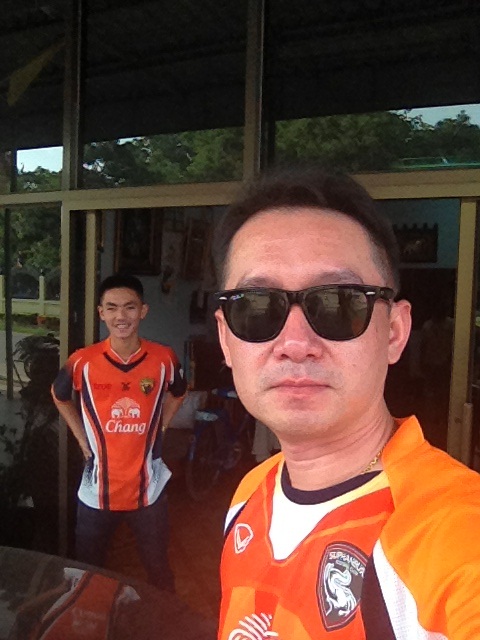 ฝนพร่ำพร่ำ  เงาน้ำเป็นไงครับ