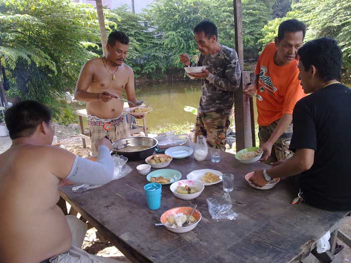 รอกลั่นทีม 2