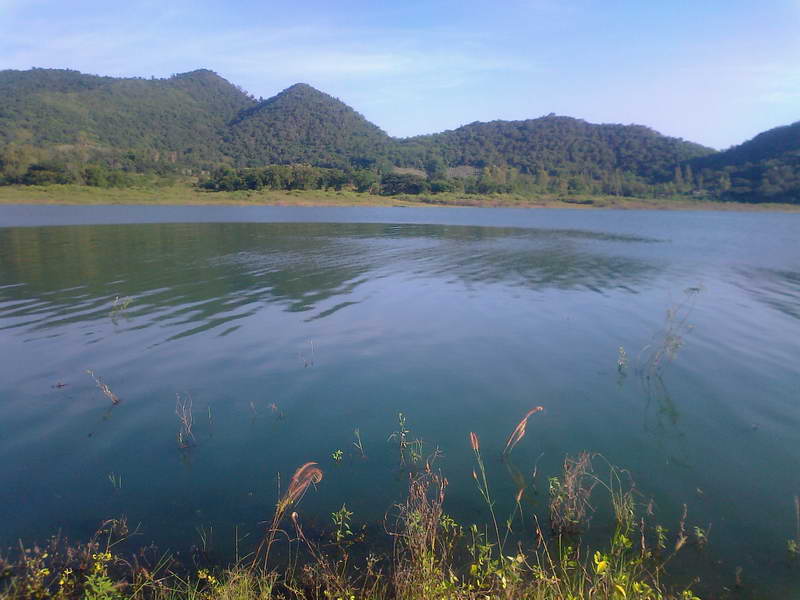 วันนี้(10/12/55)ที่เขื่อนปราณ(ฉ่องบางแก้ว)