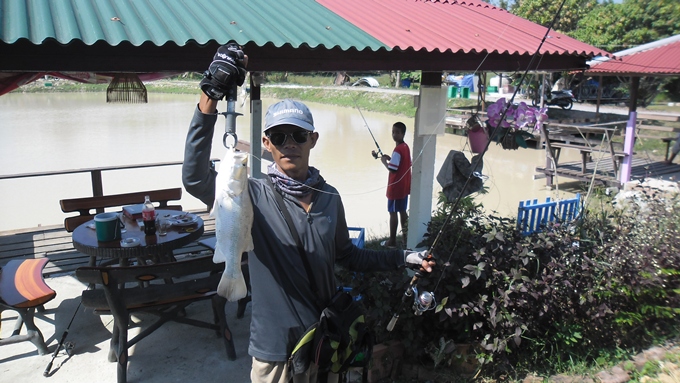 กระพงส่งท้ายปีครับ