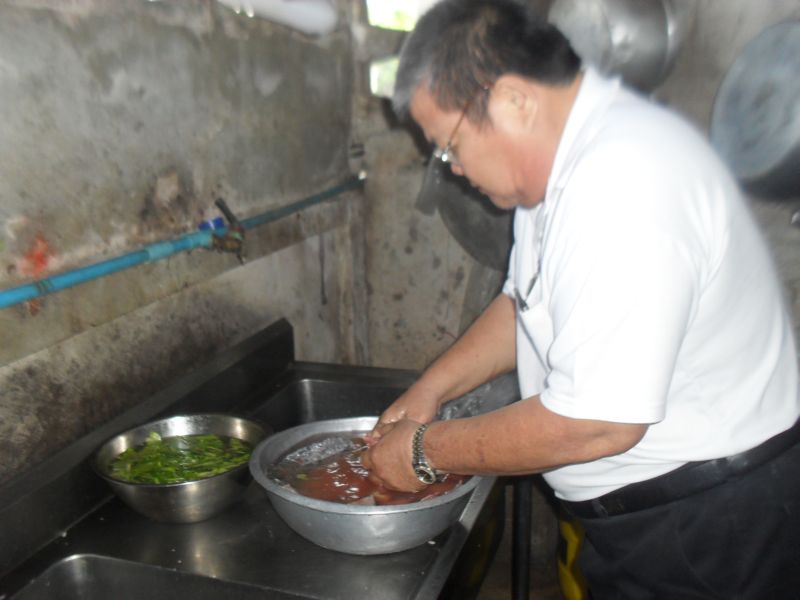 ปลากระพงผัดคื่นช่าย เฮียเม้งเป็ดย่างตราด