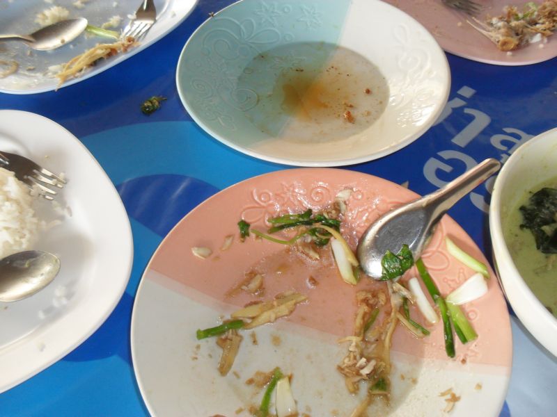 ปลากระพงผัดคื่นช่าย เฮียเม้งเป็ดย่างตราด