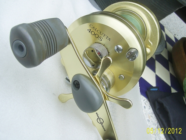 รอกCT400S และCQ400 ต่างกันอย่างไรบ้างคับ